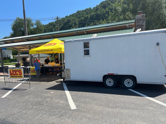 Lee's chicken, helping flood victims in Kentucky
